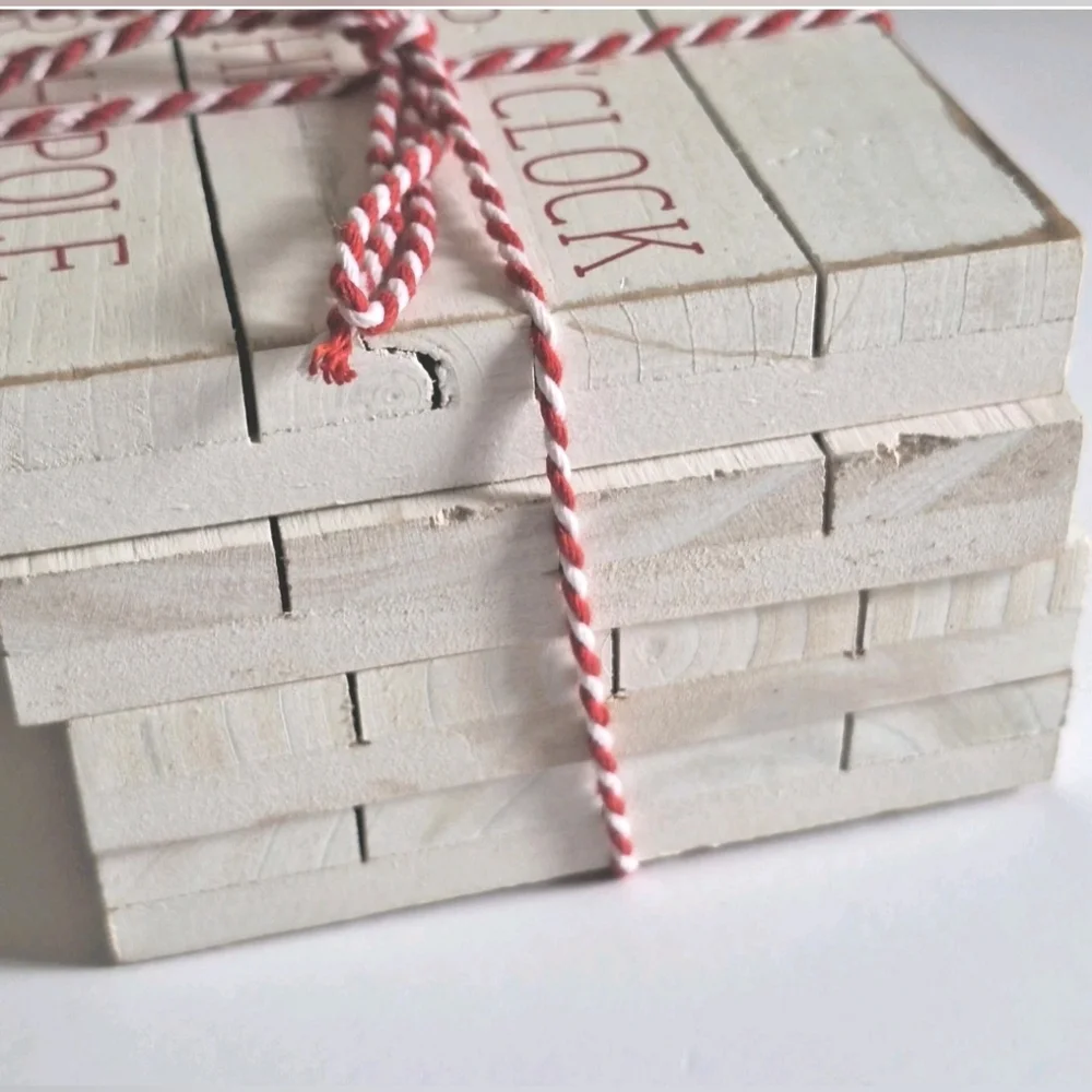 Mudpie 4pc White Wooden Christmas Pallet Coasters Its 5 Oclock At The North Pole